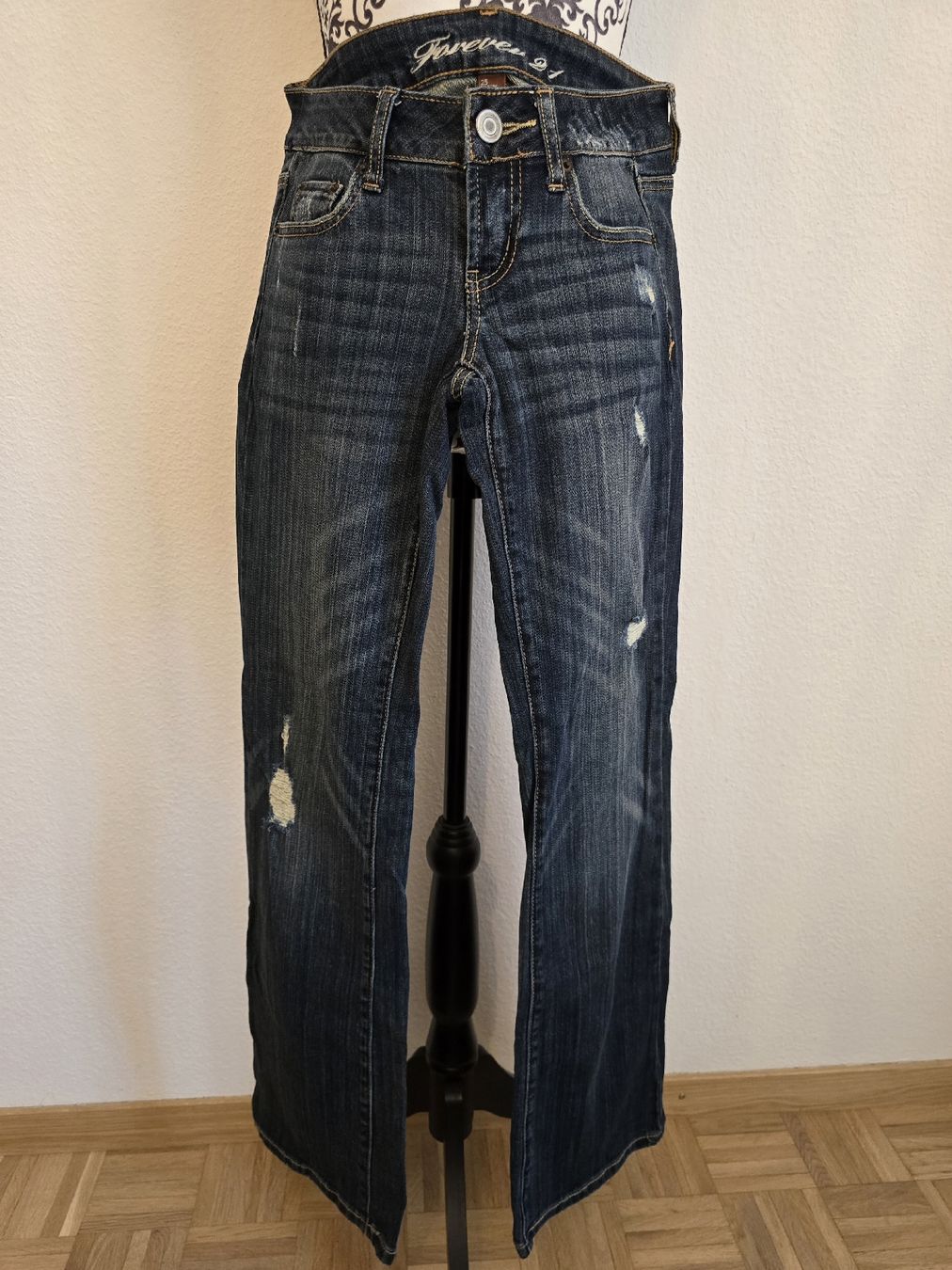 Jeans: Jean Forever 21 délavé, taille 25 – Nuovo e nell'imballaggio originale da Genève venduto da cec_d6pg