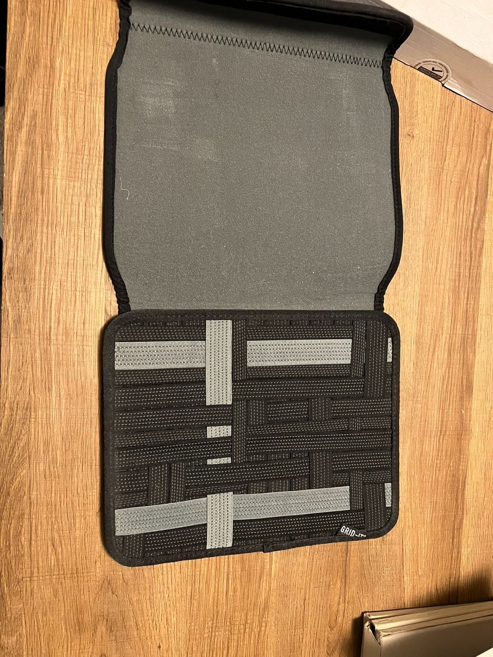 Valigie & Borse: Cocoon Laptoptasche mit GRID-IT Organizer – Usato da Volketswil venduto da Lootington_Post