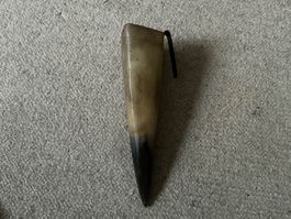 antiker Horn-Behälter, für Wetzstein