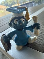 Schleich Schlumpf mit Abschlussdiplom und Aktenkoffer