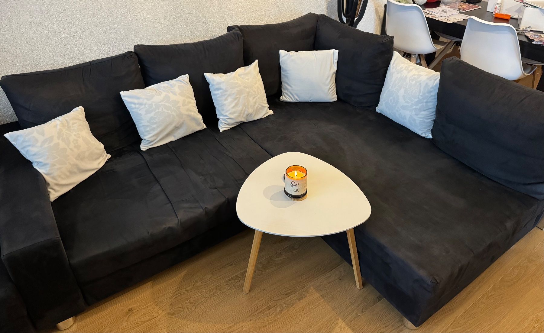 Sofas: Canapé d’angle en daim noir – Gebraucht aus Yverdon-les-Bains von Tiffany_92 2