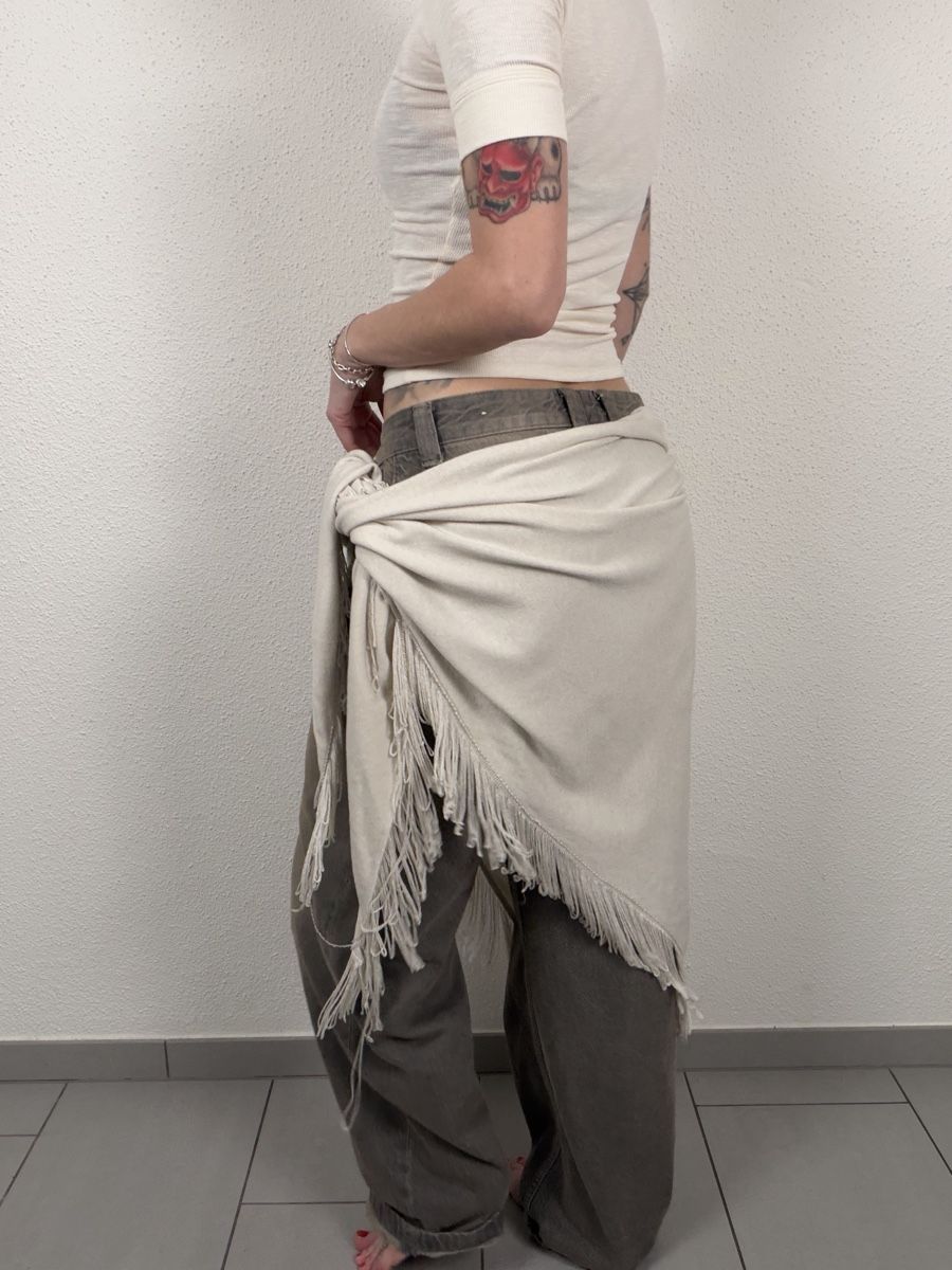 Foulard & Sciarpe: Minority fringe scarf – Usato da Knonau venduto da Grapesvintage 2