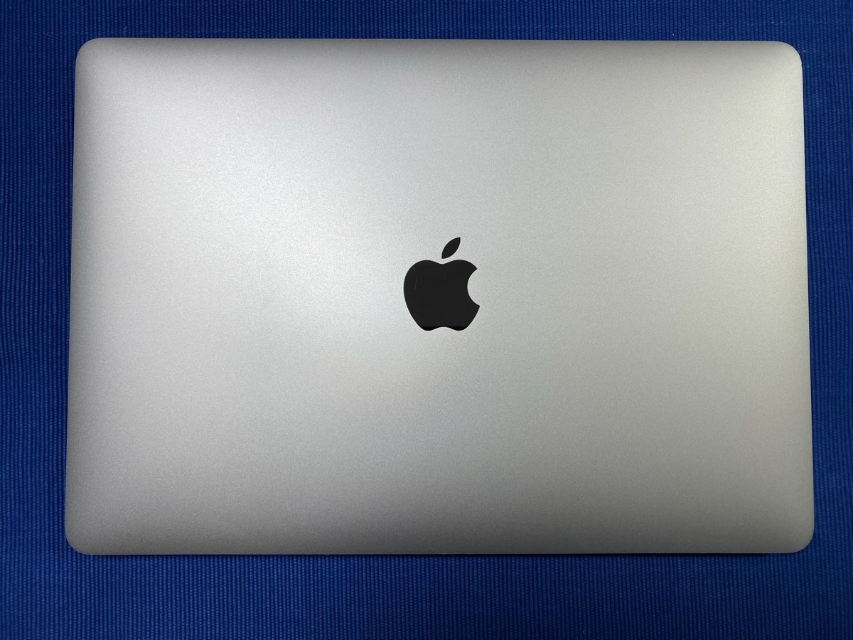 Apple Portables: MacBook Pro 13,3“ 256GB – D'occasion à Hombrechtikon par Loollaan 9