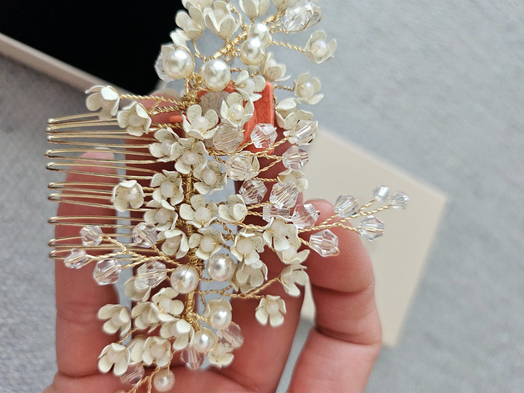 Accessori per capelli: Hairpin with flowers and beads – Nuovo e nell'imballaggio originale da Bassersdorf venduto da Sofia2112 1