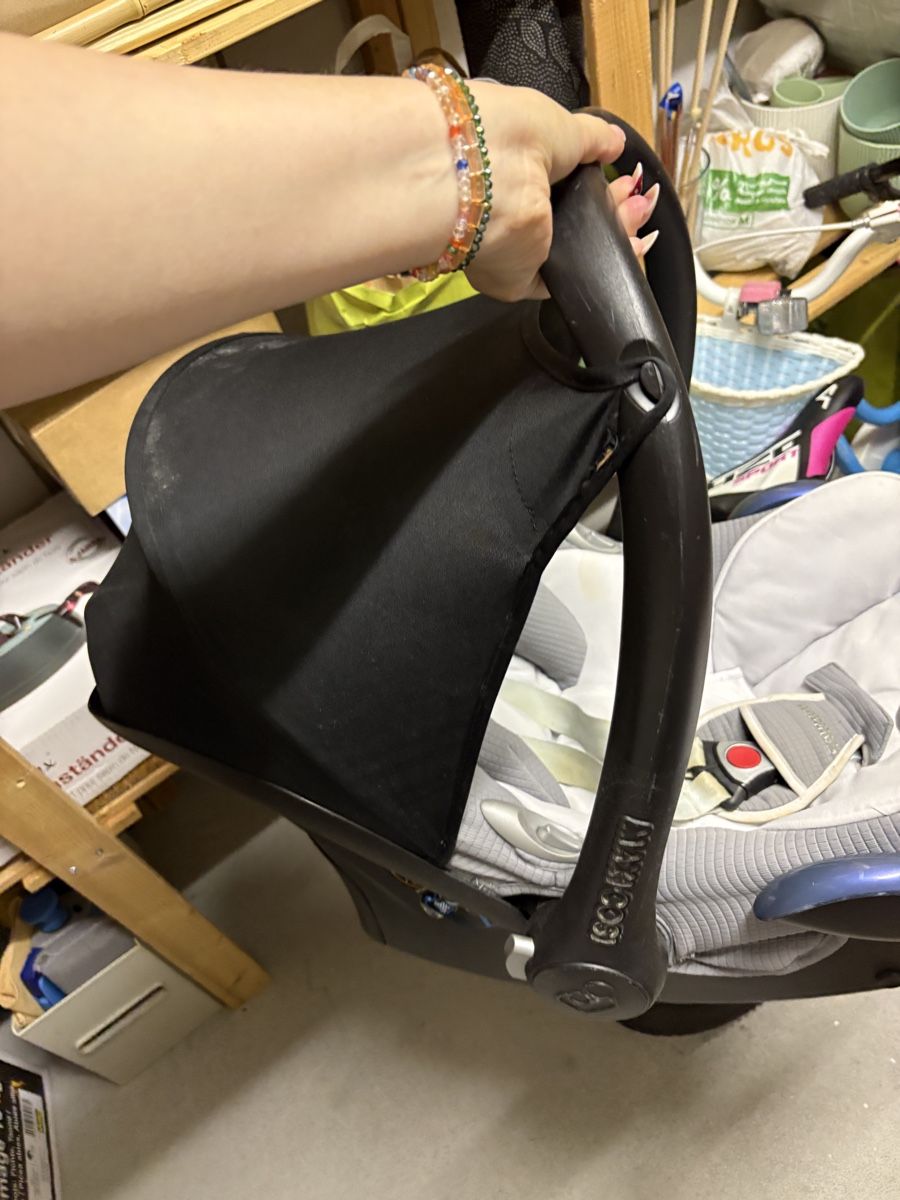 Maxi-Cosi Auto-Kindersitze: Maxi-Cosi mit Easy Base – Gebraucht aus Steffisburg von elsa.catalina 1