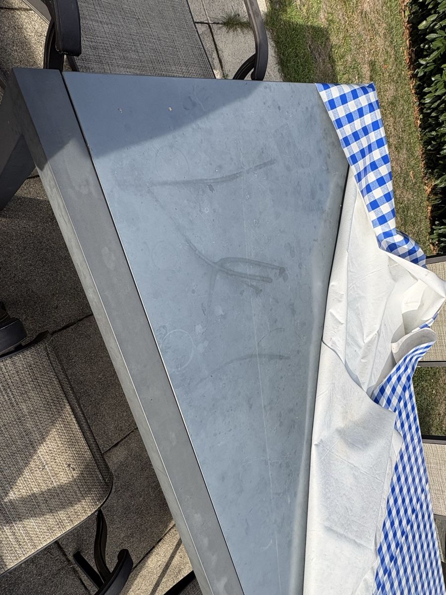 Tavoli: Outdoor Setting - 6 chairs & table  – Usato da Muri b. Bern venduto da ali_w2dj 9