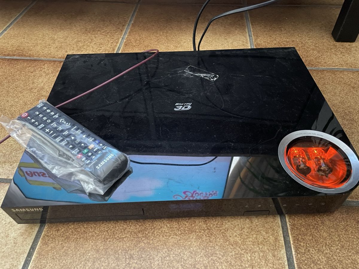 Samsung Multimediaplayer & Streamer: Lecteur DVD – Gebraucht aus Avenches von Sissi_17