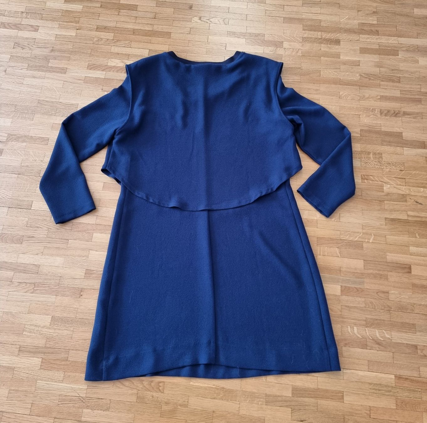 Vestiti: Robe Cop.Copine bleue manches longues – Usato da Veyrier venduto da Leilazizou 1