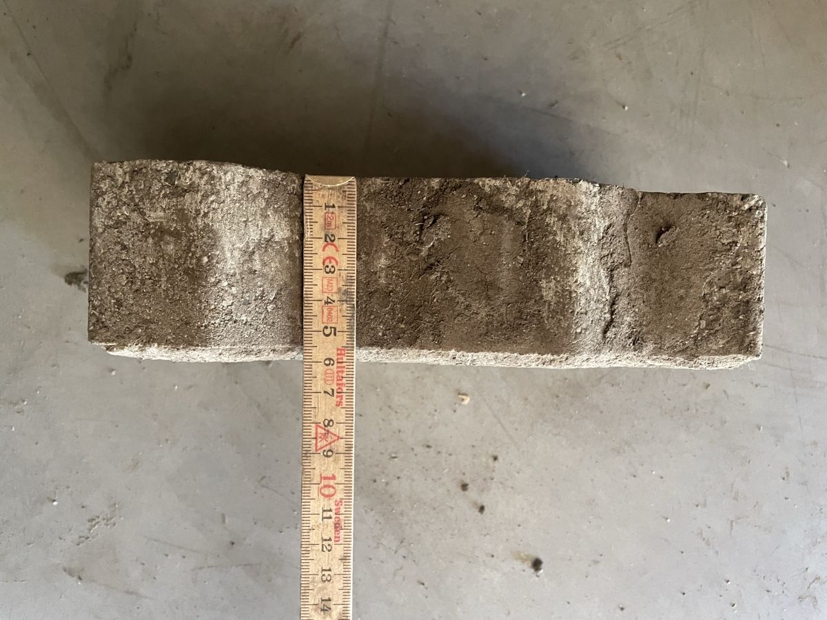 Rivestimenti per pavimenti: Verbundsteine 16m2 auf Paletten – Usato da Ruschein venduto da Motorider2001 2