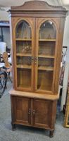 Kleine Vitrine Schrank mit Glasoberteil antik