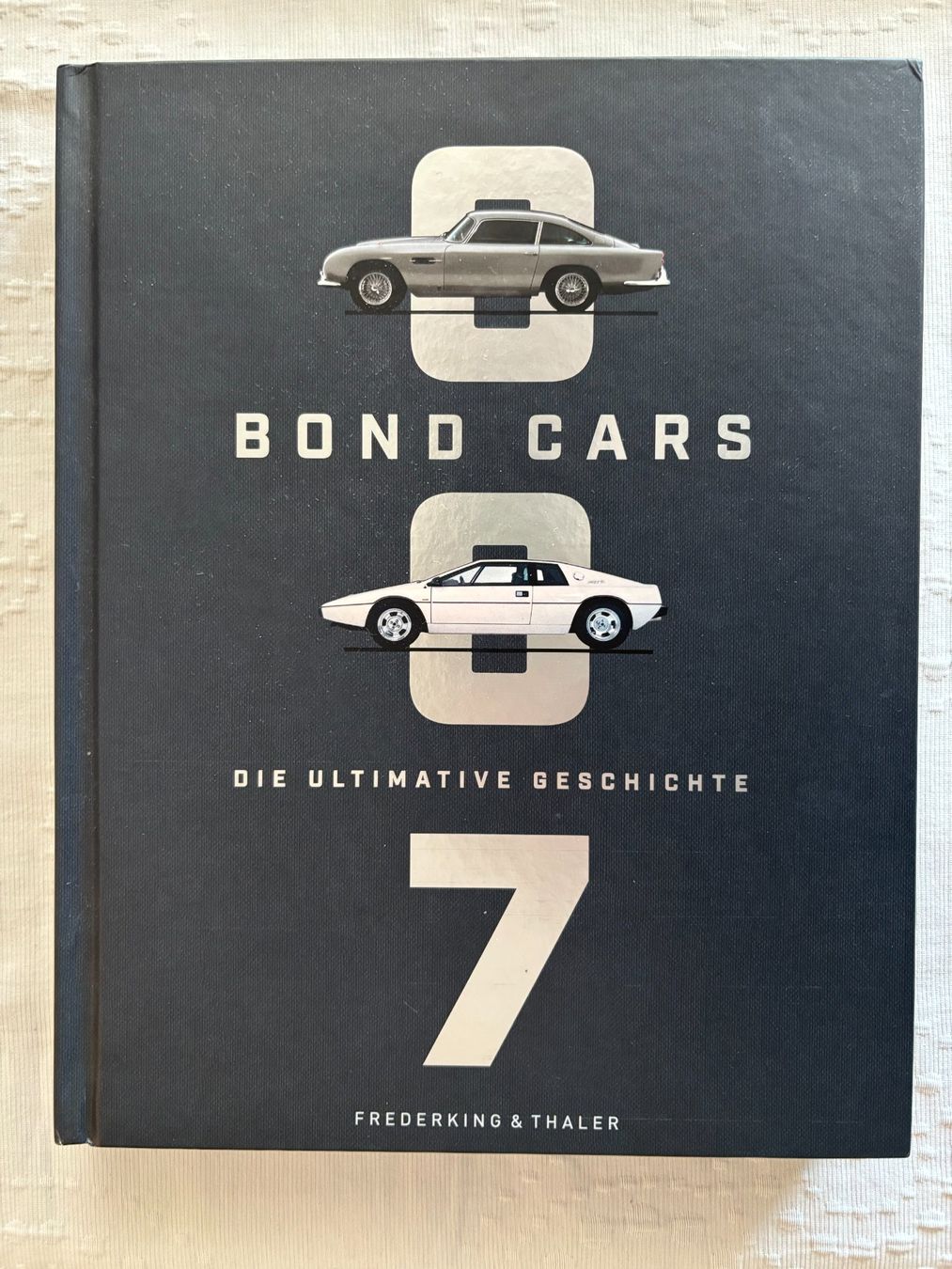 Bücher: BOND CARS - Die ultimative Geschichte – Gebraucht aus Hinterkappelen von rhythmo