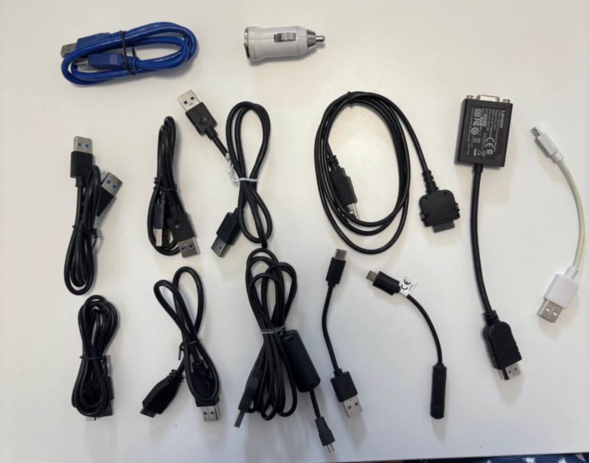 Cavi: Différents câbles, chargeurs, ipod, prise jack, 5.- la pièce – Usato da La Chaux-de-Fonds venduto da DANIELA19961996 3