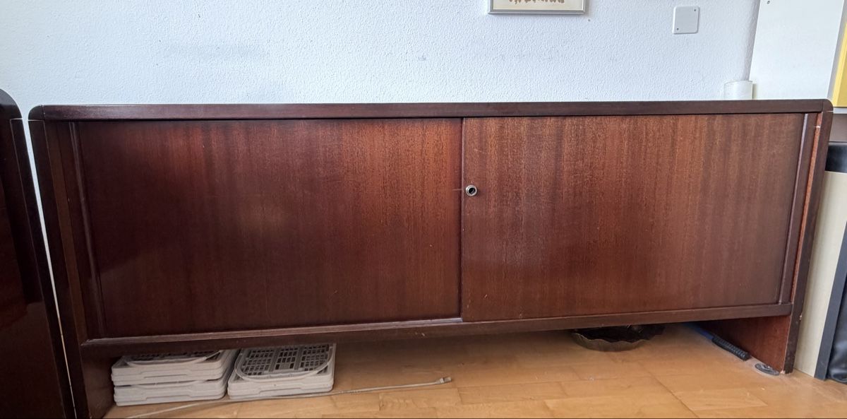 Cassettiere: Massives Mahagoni Sideboard – Usato da Meggen venduto da HubiC