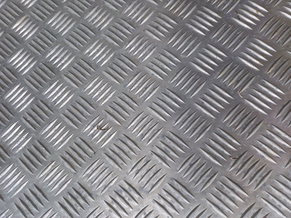 Grill und Gulliabdeckung rund Typ S1 aus Alu Riffelblech 1,5/2 // 2,5/4 (2,5 /4Riffel 1100mm Grill und Gulliabdeckung rund Typ S1 aus Alu Riffelblech 1,5/2 // 2,5/4 (2,5 /4Riffel 1100mm