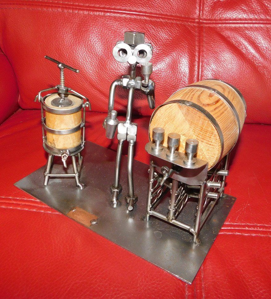 Sculture & Statue: Schraubenmännchen, Winzer, 13 x 23   H 18 cm – Usato da Villnachern venduto da Schnugelchen 4