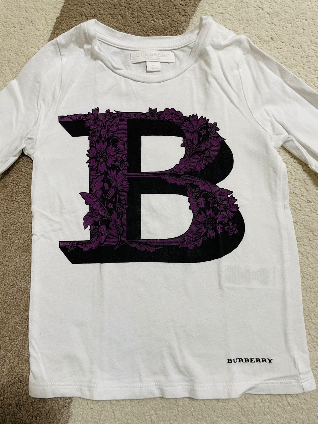 Burberry Blusen, T-Shirts & Tops: T-SHIRT BURBERRY – Gebraucht aus Zürich von Mina_09 1