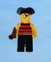 LEGO Minifigur Pirate Red / Black Stripes Shirt