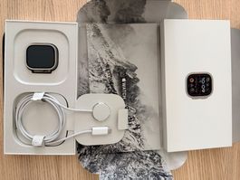 Apple Watch Ultra 2 49mm Natural Titanium + 4 cinturini