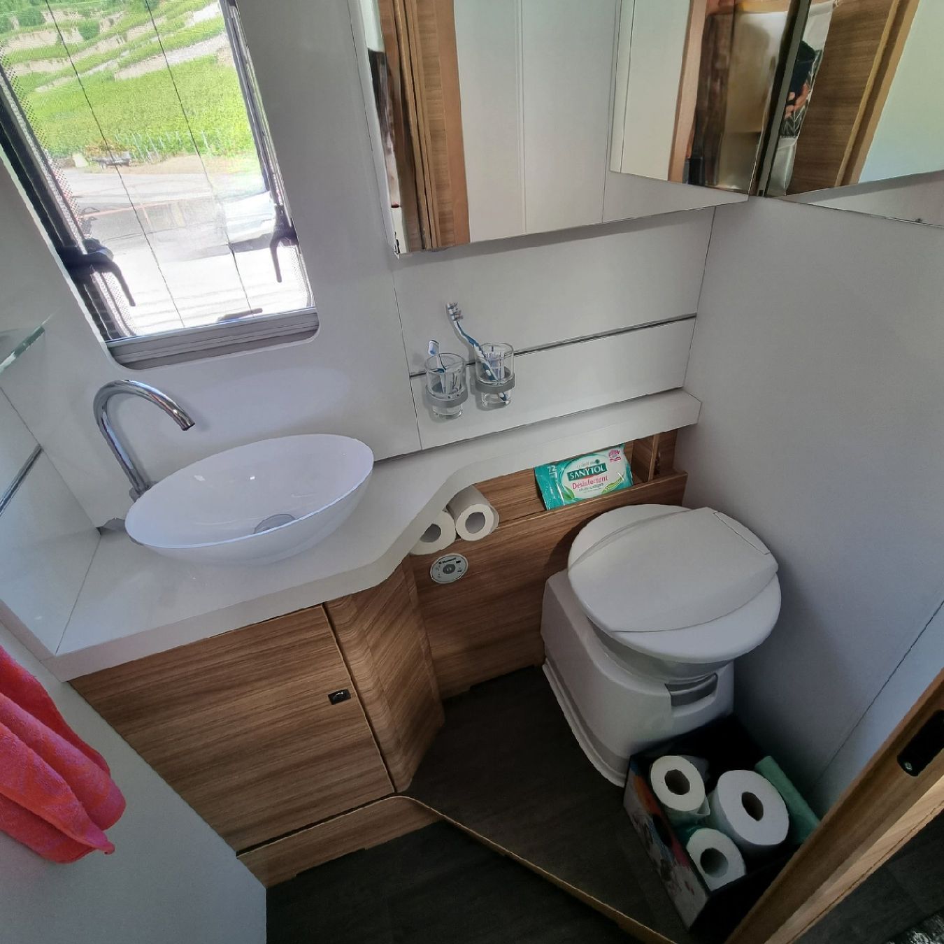 Mobilhome: Adria sonic 810 suprême – Usato da Uvrier venduto da sal_t22d 6