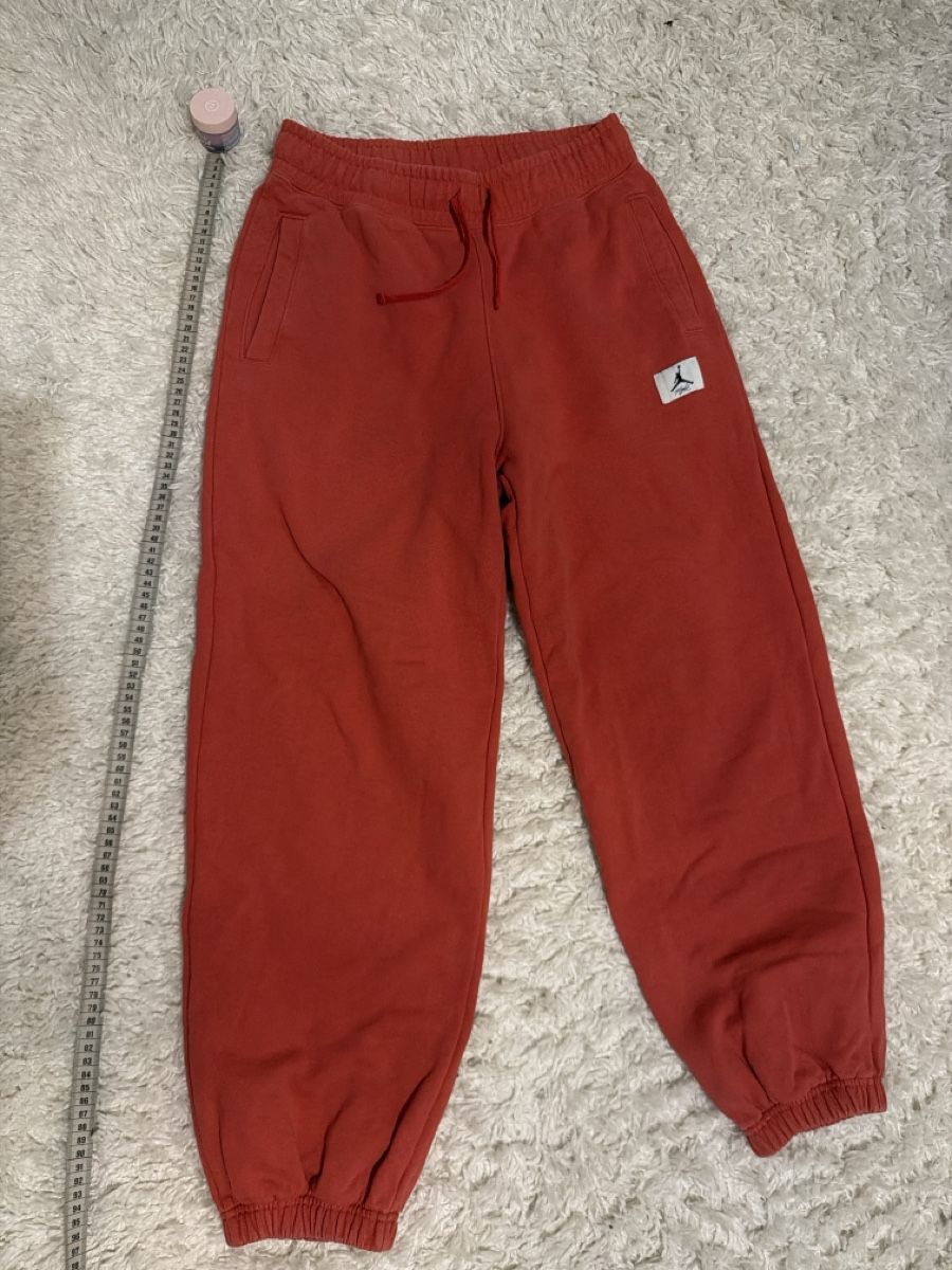 Jordan Pantalons: Jordan Jogginghose rot Gr.S – D'occasion à Zürich par Richard_Sandy 1