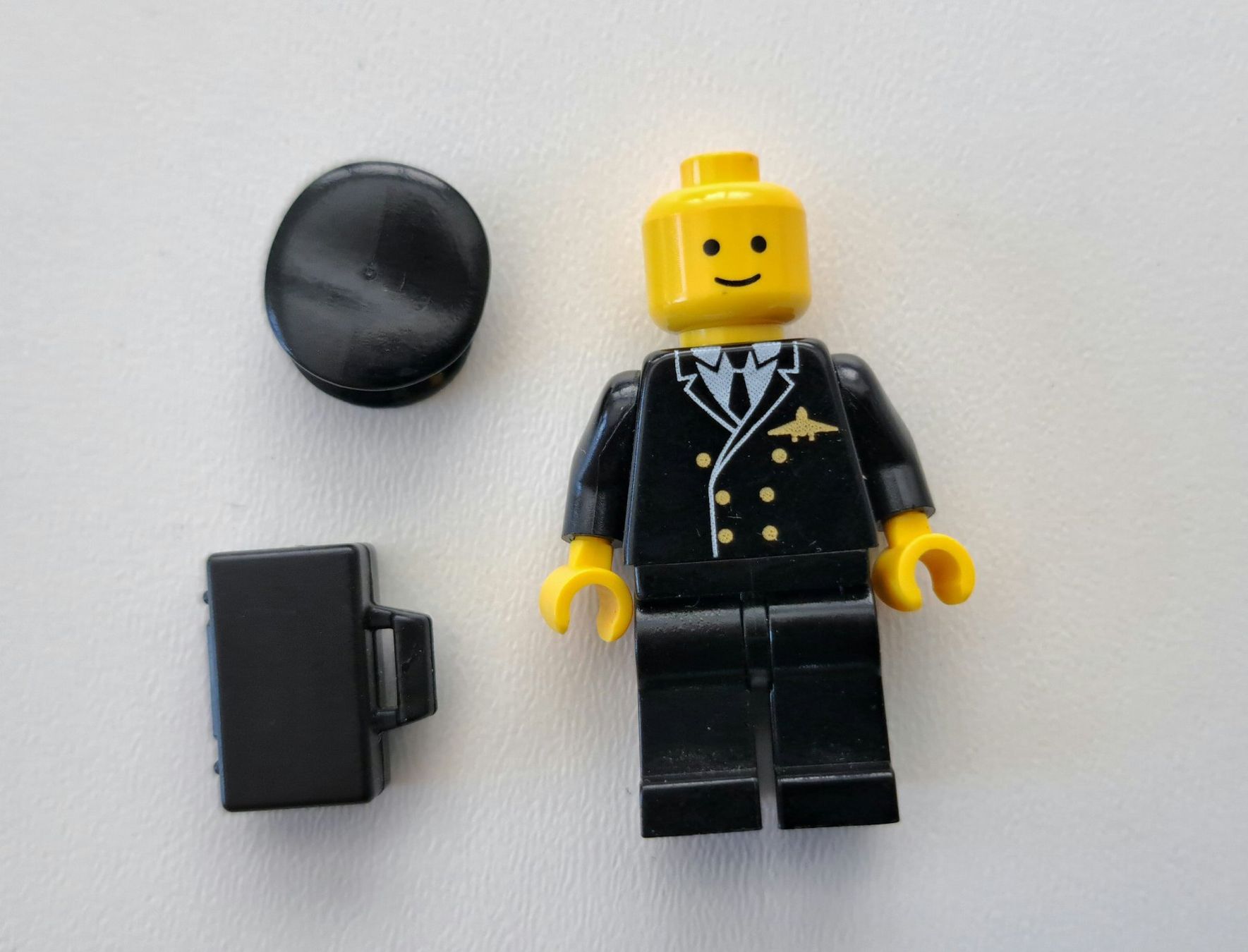 Lego Kit di costruzioni: LEGO 2532 Minifigur Pilot – Usato da Igis venduto da magneto_hg 1