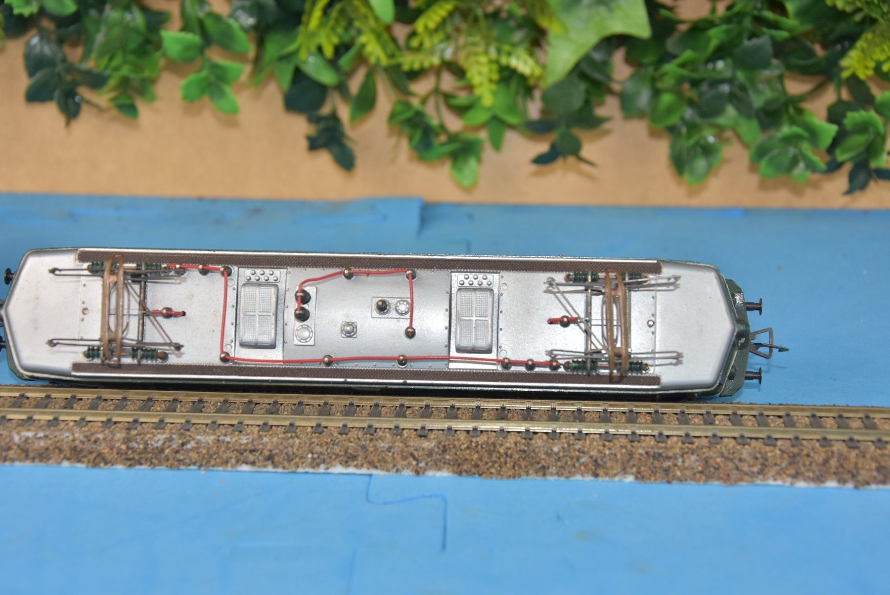 Fleischmann Modelleisenbahnen: FÜR FR. 39.00   -. FLEISCHMANN H0 GOTTHARDLOK SBB Ae 6/6 – Gebraucht aus Wohlen AG von 5610WOHLEN- 2