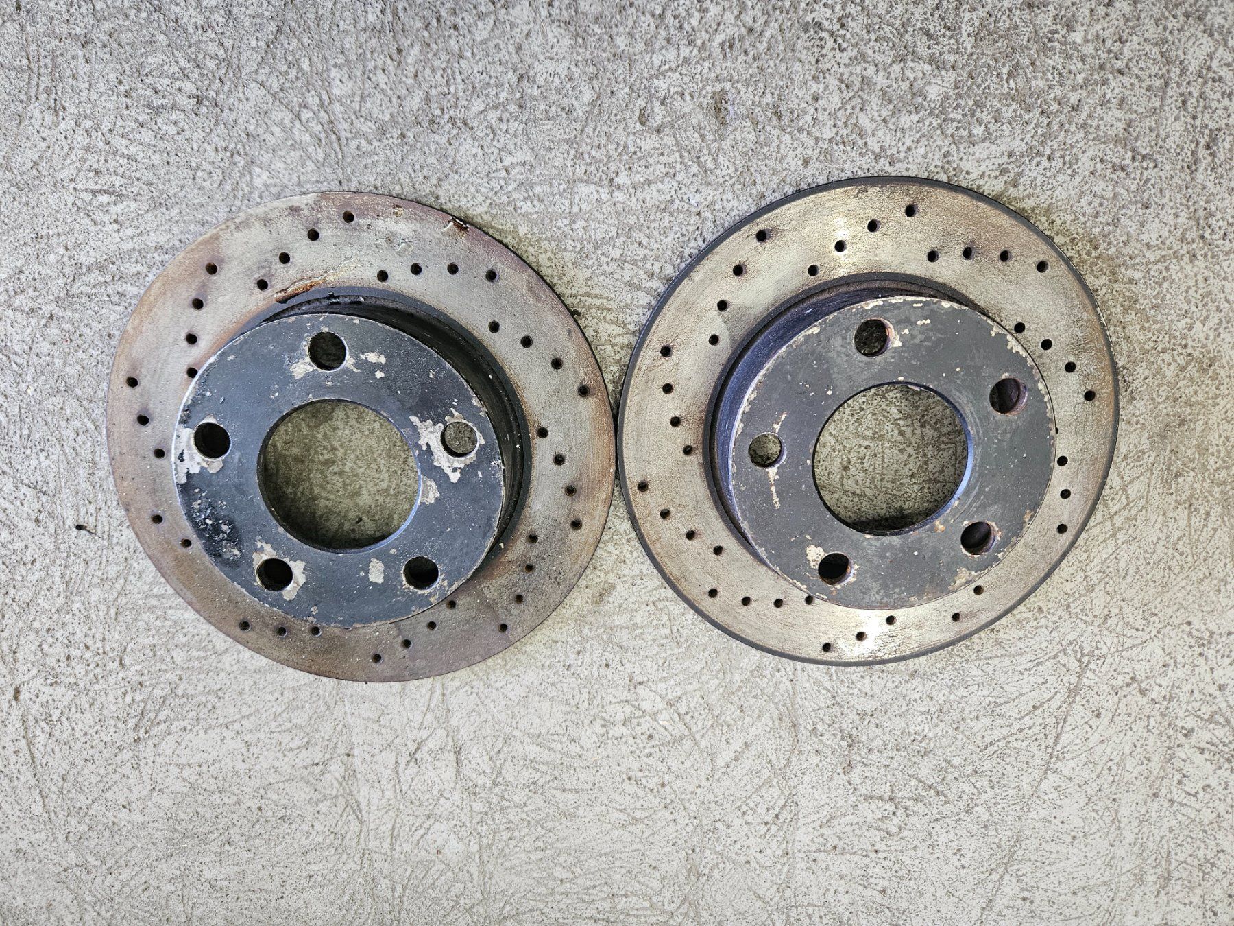 Audi Tutti pezzi di ricambio auto: Audi S4 b5 Bremsscheiben hinten – Nuovo (secondo la descrizione) da Männedorf venduto da go-rs484