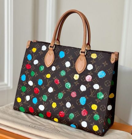 LOUIS VUITTON Onthego MM Monogram LV x Yayoi Kusama