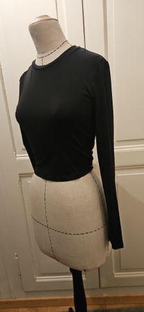 Bershka Top Schwarz Gr. M mit Speziellem Rückenausschnitt