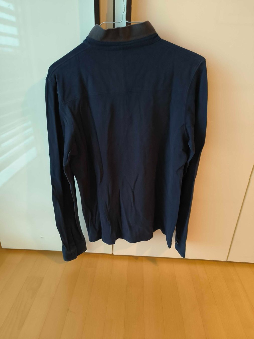 Polo-Shirts: Langärmliges Hemd mit Kragen – Gebraucht aus Zumikon von dwl_j987 1