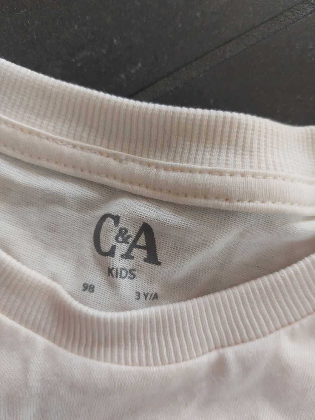 C&A Camicie, T-shirt & Polo: 2x Kinder Shirt Grösse 98 / 3 Jahre – Nuovo (secondo la descrizione) da Siebnen venduto da LastChanc2 3
