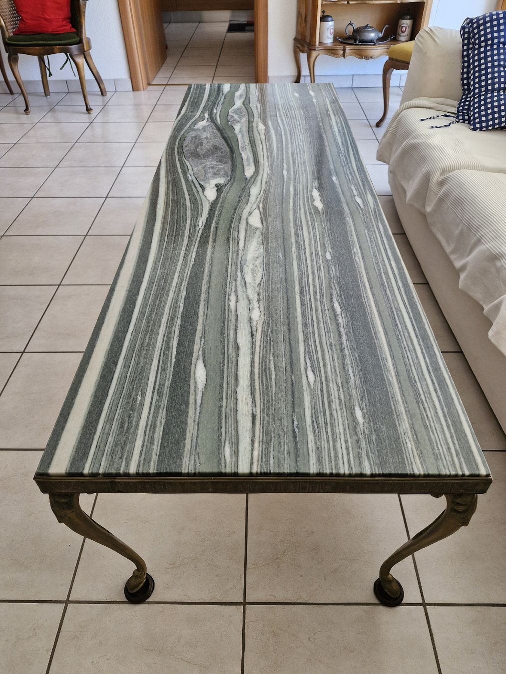 Tavoli: Tavolino marmo verde e bronzo con gambe intagliate  – Usato da Giubiasco venduto da bar_r9hz