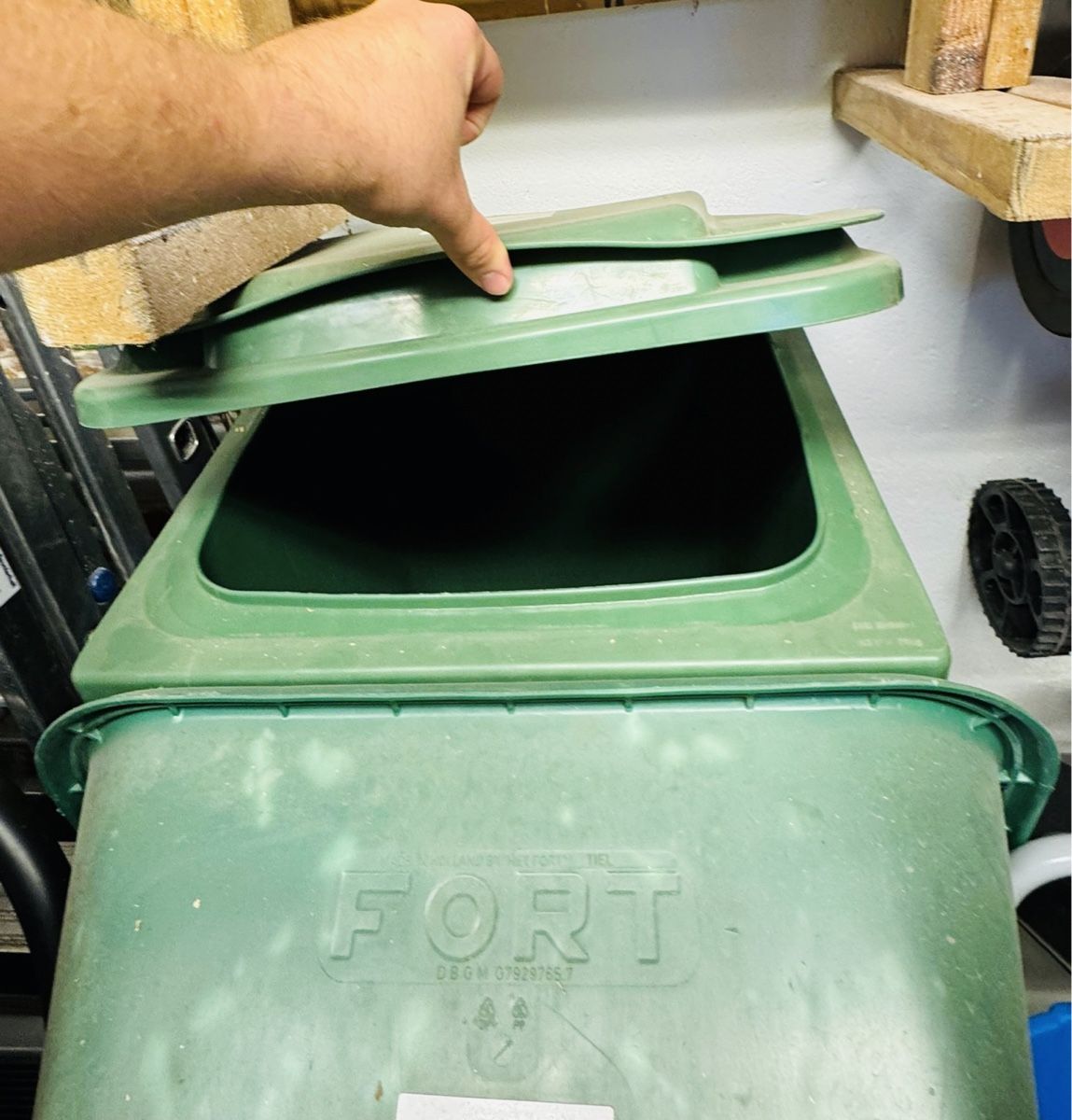 Contenitori edile: Sulo Grünabfall-Container 70kg Occasion – Usato da Kloten venduto da Billard2