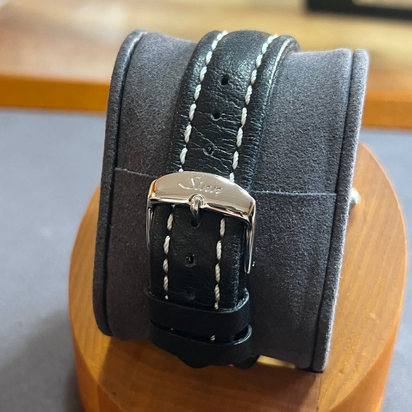 Sinn Montres: Sinn Pilot Chronograph Full Set 103.B.AUTO.POL.TY – D'occasion à Carouge GE par Watchaser 5
