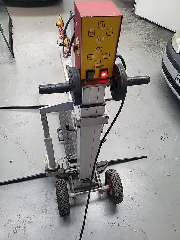 Tutte le macchine: Bras Mobile électrique pose vitres – Usato da Fully venduto da Luvi 1