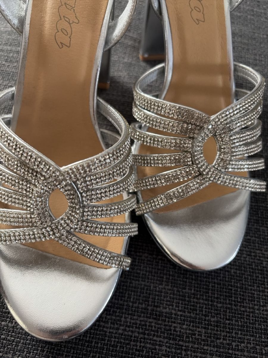 Scarpe da donna: Sandalen mit Strass Neu Gr.37 – Nuovo e nell'imballaggio originale da St.Gallen venduto da Zinz73 2