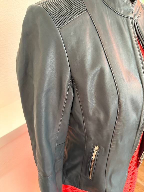 Jacken: Lederjacke dunkelblau – Gebraucht aus Oberwil von Fanny2017 1