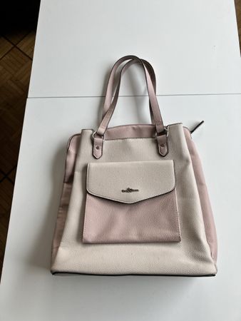 Rosa und crème-weiss: schlicht praktisch