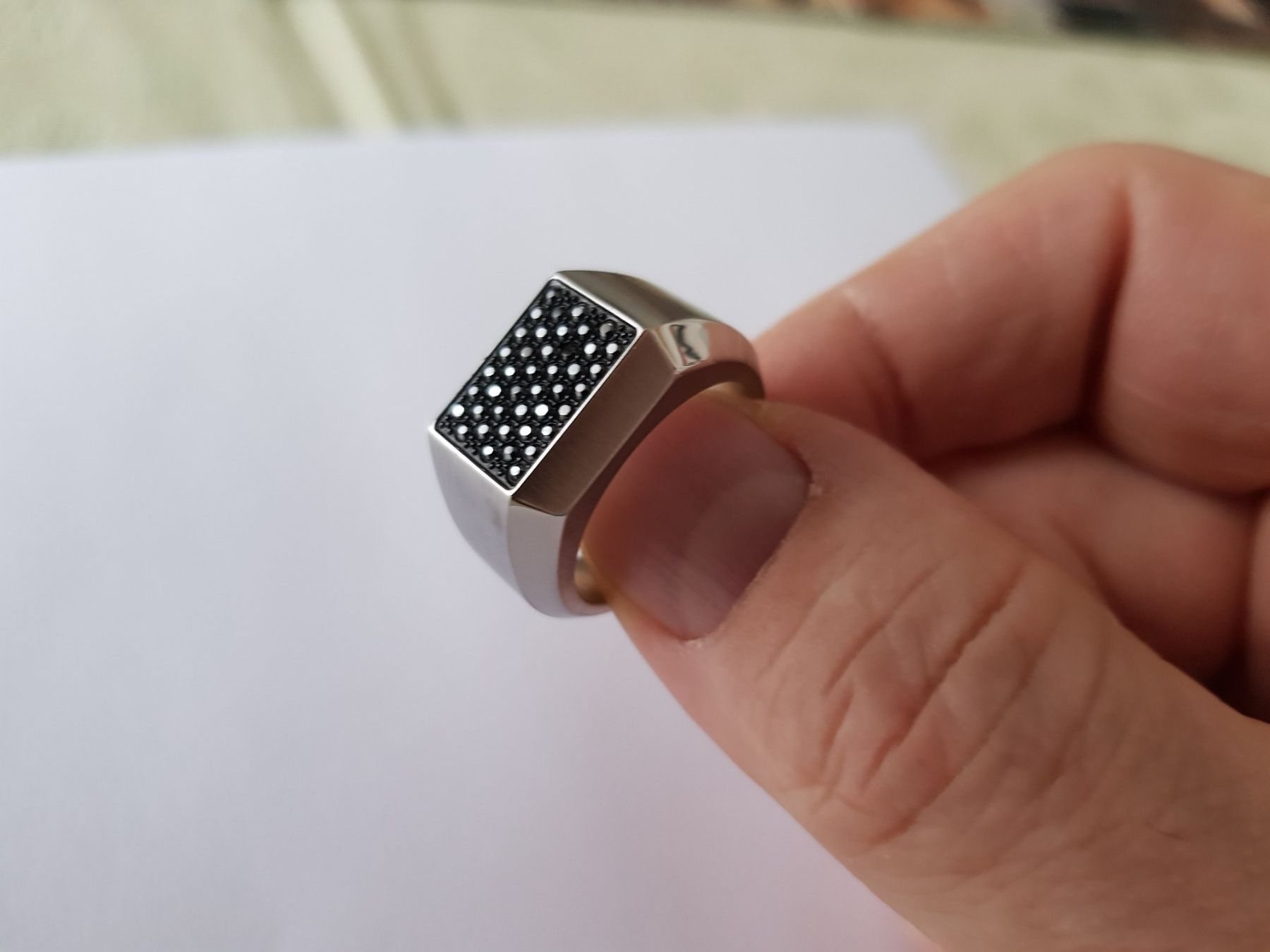 Ring Swarovski mit schwarzen Steinen, EU-Gr. 63, wie neu (Gebraucht) in ...