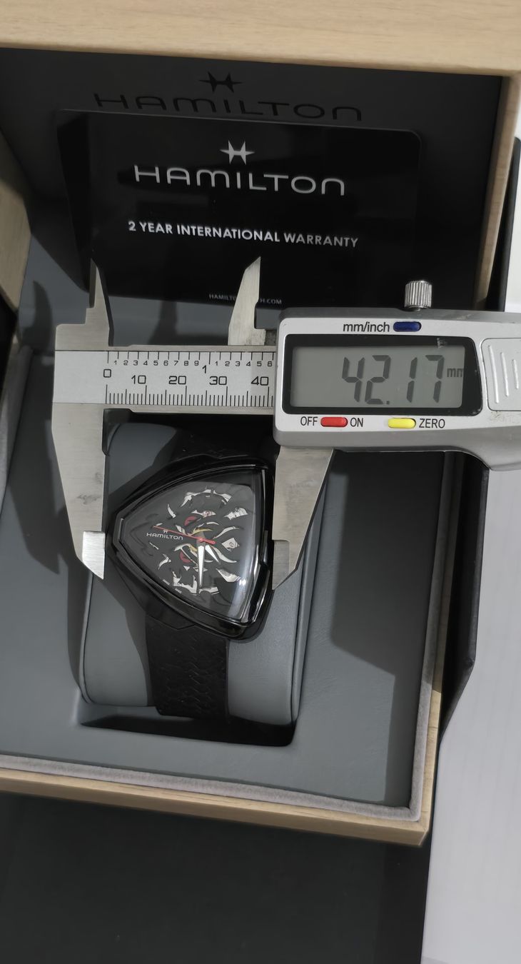 Hamilton Orologi: HAMILTON Shaped Ventura Elvis80 Skeleton Dragon Noir – Usato da Les Acacias venduto da watinjo 8