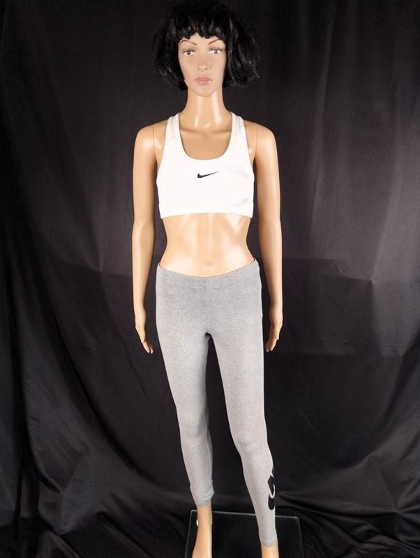 Nike Top: NIKE Sport Top – Usato da Schübelbach venduto da Restwert_Schubelbach 1