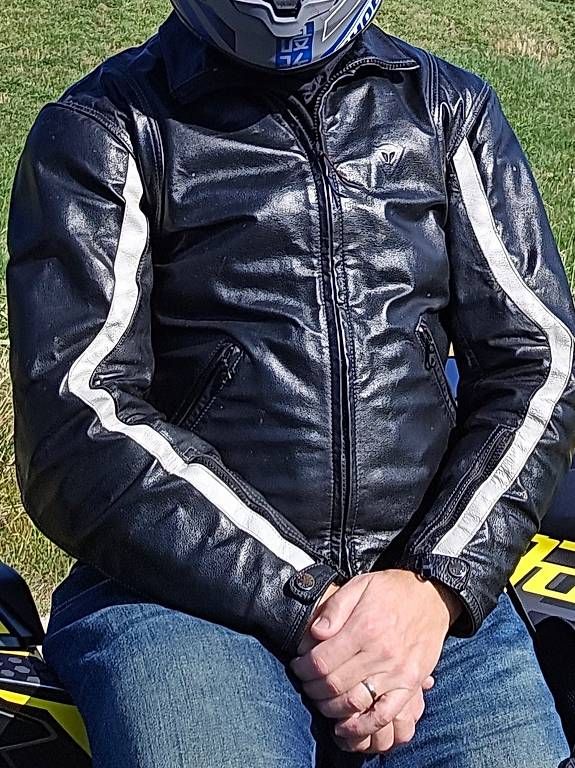 Jacken: Blouson cuir Dainese – Gebraucht aus Genève von per_9d9r 2