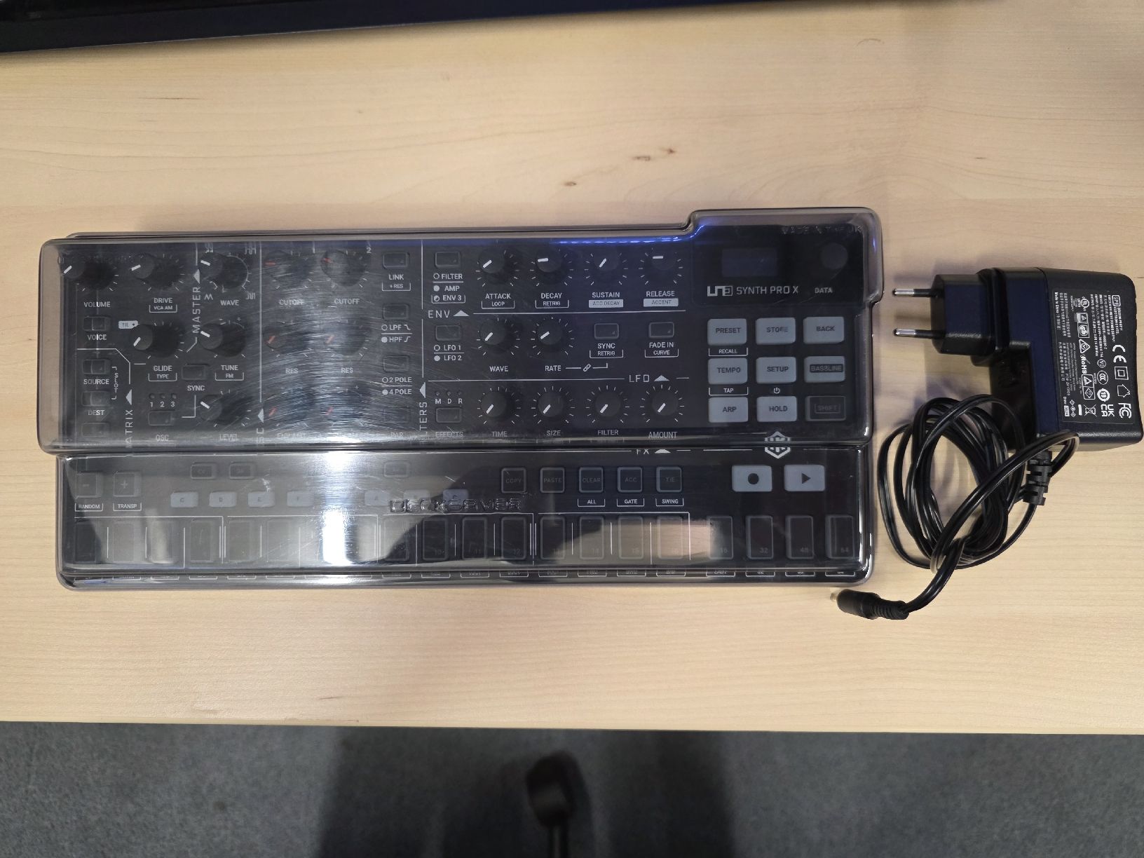 IK Multimedia Strumenti musicali: Synthesizer IK Multimedia UNO Synth Pro X – Usato da Bassersdorf venduto da Zopzero 1