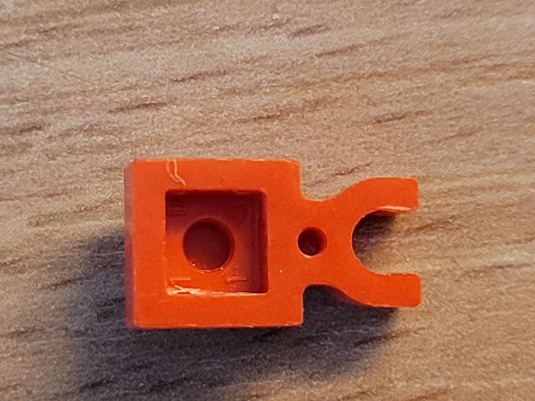 Lego Kit di costruzioni: Lego - Pièce de rechange - 1x rouge de forme spéciale – Usato da Payerne venduto da tintin08 1