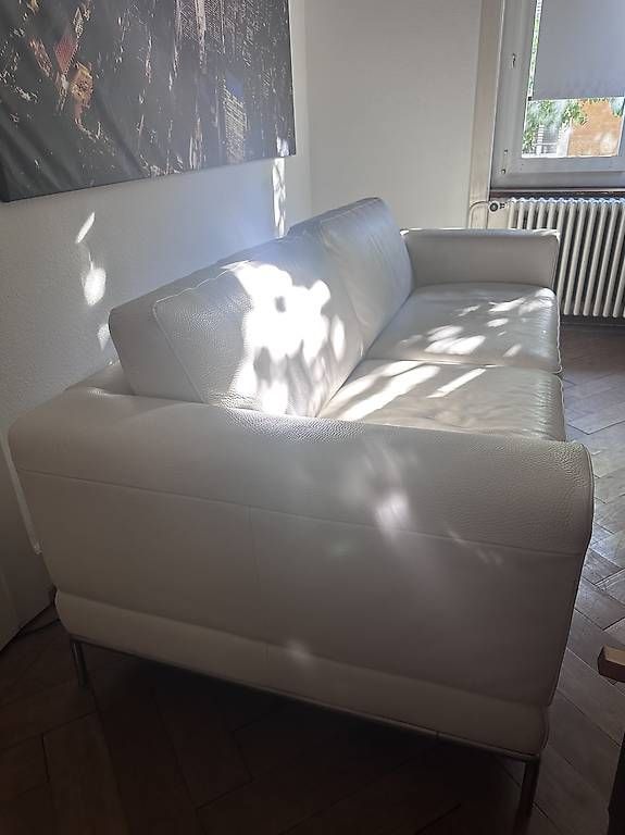Sofas: Ledersofa weiss  – D'occasion à Oberglatt ZH par Draguta 1
