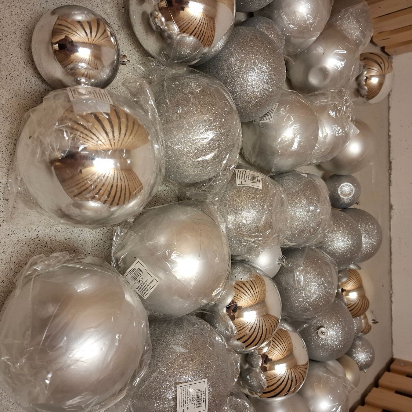 Alle Dekorationen: Christbaumkugeln – Defekt aus Zürich von male80 2