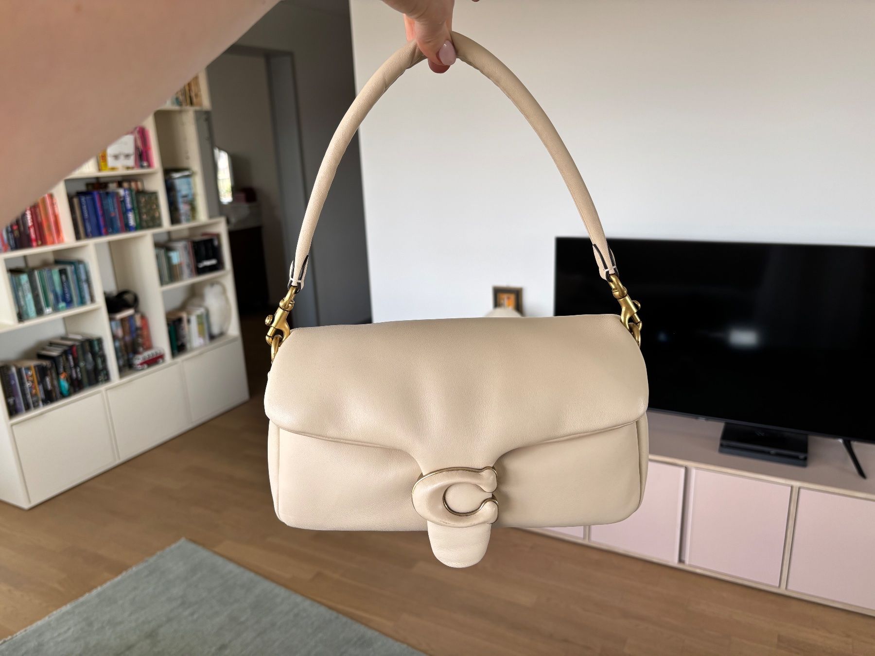Coach Borse da donna: Coach Pillow Tabby beige – Usato da Dübendorf venduto da dresctat