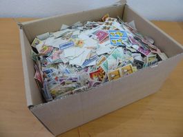 Gigantische Kiste voller Briefmarken ganze Welt saubere Ware