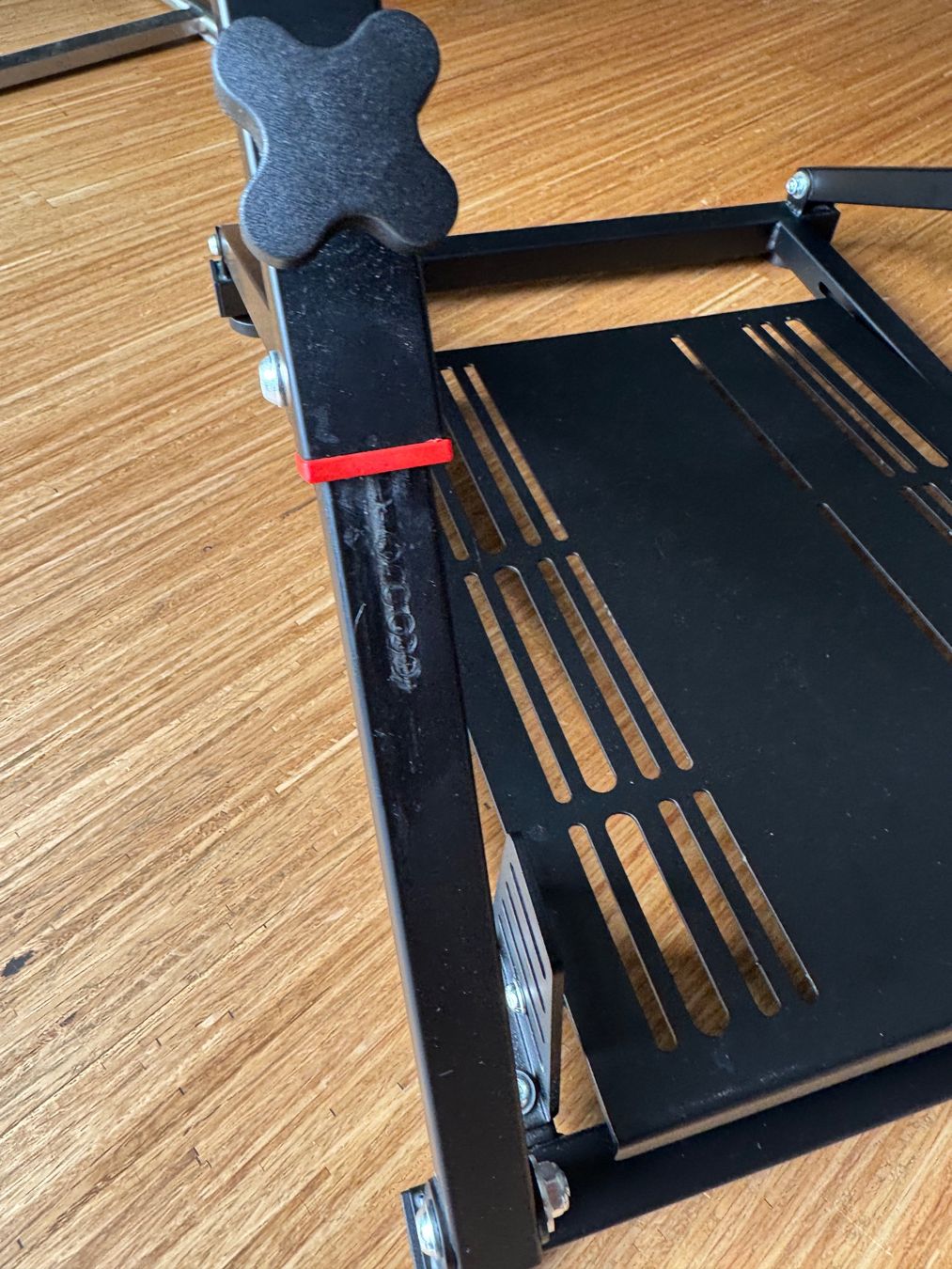 Supporti a parete: Racing Wheel Stand für Logitech, Thrustmaster & Co. – Usato da Rüschlikon venduto da nickon 3