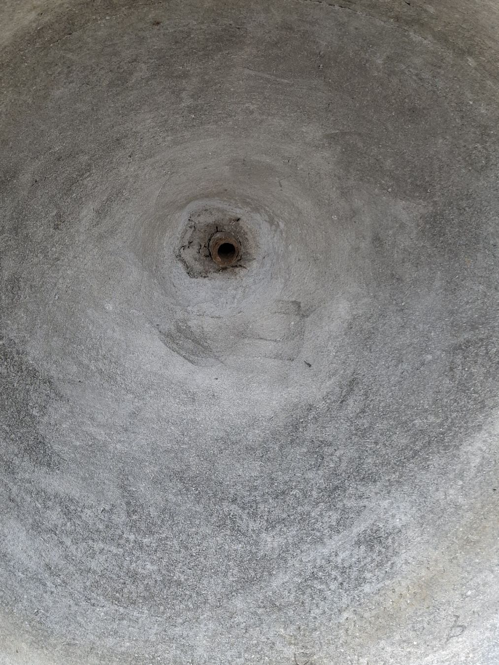 Eternit Blumentöpfe: Willy Guhl Eternit Blumenspindel  – Gebraucht aus Ganterschwil von HeidiuPeter 6